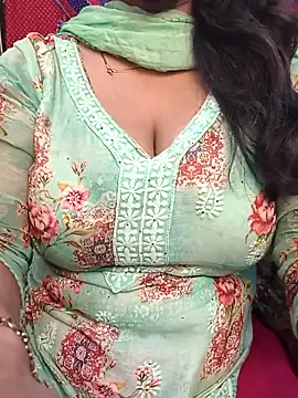 Snapshot of Anamika_Kapoor chatting on October 4, 2025, 1:23 pm Anamika Kapoor online show from October 4, 2025, 1:23 pm