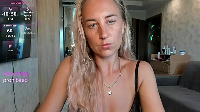 Snapshot of lady_Nati chatting on August 3, 2026, 1:50 pm lady Nati online show from August 3, 2026, 1:50 pm
