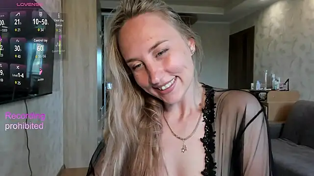 Snapshot of lady_Nati chatting on June 13, 2026, 2:15 pm lady Nati online show from June 13, 2026, 2:15 pm