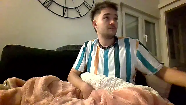 zxzzz29 online show from February 13, 2025, 5:37 am