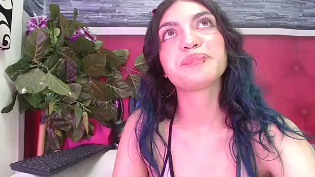 Snapshot of ReiLyMalkova chatting on March 14, 2025, 8:21 am ReiLyMalkova online show from March 14, 2025, 8:21 am