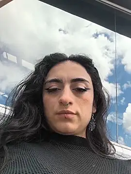 Lila Desiree online show from May 23, 2026, 4:17 pm
