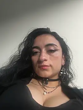 Lila Desiree online show from May 19, 2026, 10:28 pm