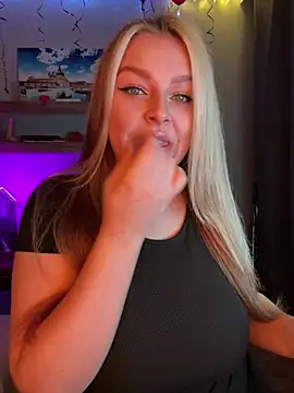 angel stella online show from February 20, 2025, 8:14 pm