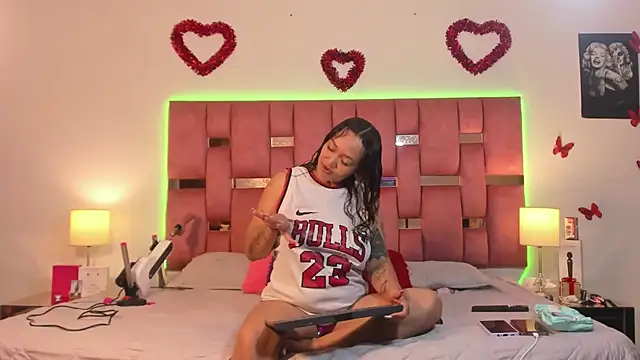 Betzabeth-Miller online show from November 30, 2025, 3:07 am