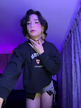 Snapshot of sue___0 chatting on March 18, 2025, 12:08 am sue 0 online show from March 18, 2025, 12:08 am