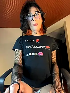 Snapshot of sue___0 chatting on September 14, 2025, 5:19 am sue 0 online show from September 14, 2025, 5:19 am