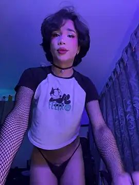 Snapshot of sue___0 chatting on February 12, 2025, 2:35 am sue 0 online show from February 12, 2025, 2:35 am