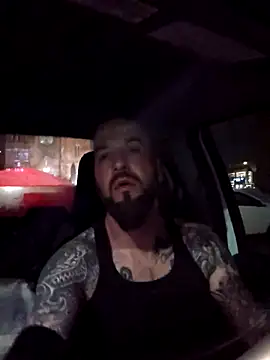 Snapshot of Beardedtattood chatting on February 25, 2025, 7:42 am Beardedtattood online show from February 25, 2025, 7:42 am