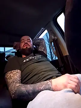 Snapshot of Beardedtattood chatting on February 28, 2025, 11:58 am Beardedtattood online show from February 28, 2025, 11:58 am