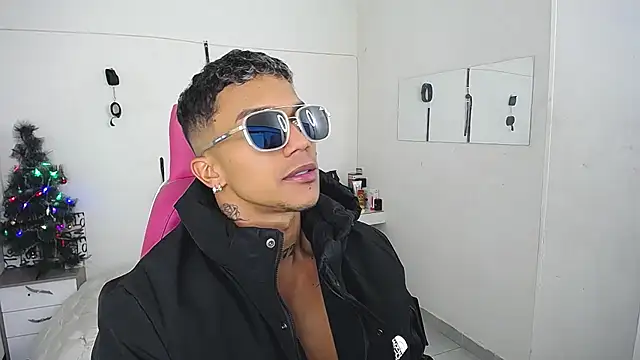 Leonard Price online show from December 3, 2025, 2:27 pm