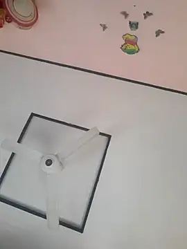 Snapshot of SuranSexy33 chatting on March 22, 2026, 6:15 am SuranSexy33 online show from March 22, 2026, 6:15 am