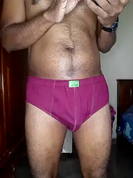 SuranSexy33 online show from October 15, 2025, 4:44 am