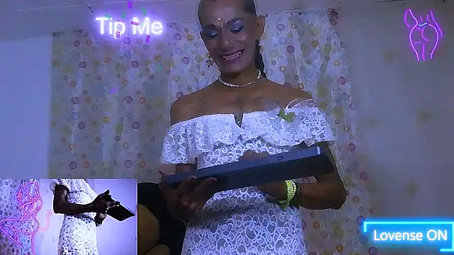 Snapshot of Lobaveterana_sex chatting on April 12, 2026, 9:45 am Lobaveterana sex online show from April 12, 2026, 9:45 am