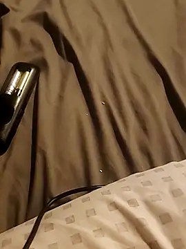 esadmisfit1 online show from March 17, 2025, 6:29 am