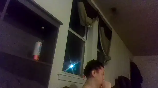 esadmisfit1 online show from March 6, 2025, 9:03 am