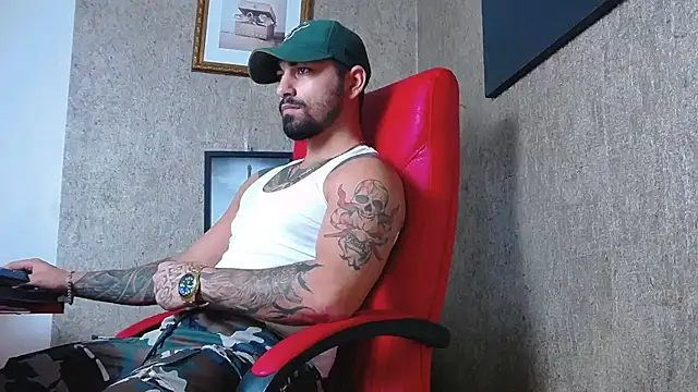 Snapshot of NigelBoydXXX chatting on February 19, 2025, 6:43 pm NigelBoydXXX online show from February 19, 2025, 6:43 pm