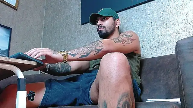 Snapshot of NigelBoydXXX chatting on February 28, 2025, 8:31 am NigelBoydXXX online show from February 28, 2025, 8:31 am