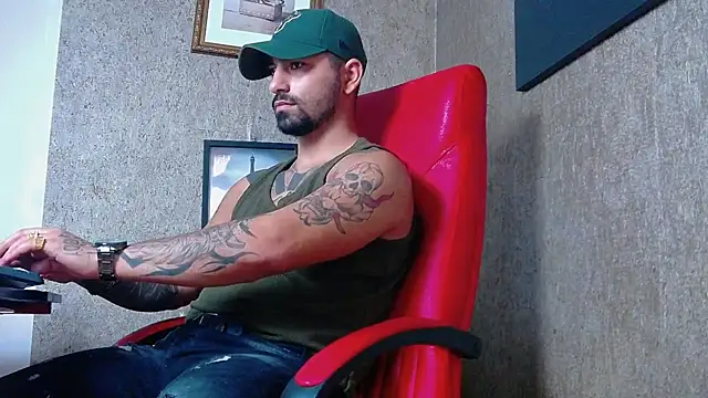 Snapshot of NigelBoydXXX chatting on February 7, 2025, 1:53 pm NigelBoydXXX online show from February 7, 2025, 1:53 pm