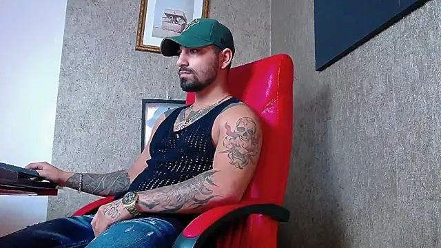 Snapshot of NigelBoydXXX chatting on February 13, 2025, 7:56 am NigelBoydXXX online show from February 13, 2025, 7:56 am