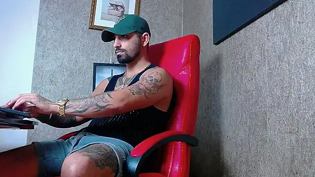 Snapshot of NigelBoydXXX chatting on February 12, 2025, 7:13 pm NigelBoydXXX online show from February 12, 2025, 7:13 pm
