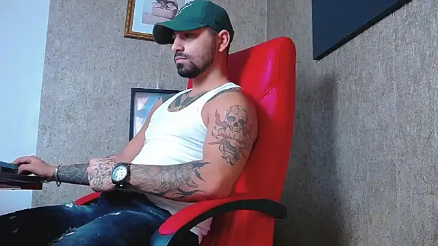 Snapshot of NigelBoydXXX chatting on February 7, 2025, 7:40 am NigelBoydXXX online show from February 7, 2025, 7:40 am