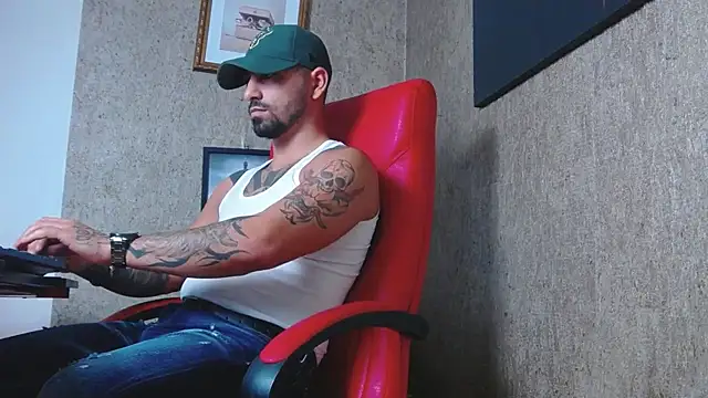 Snapshot of NigelBoydXXX chatting on January 26, 2025, 10:35 pm NigelBoydXXX online show from January 26, 2025, 10:35 pm