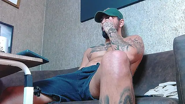 Snapshot of NigelBoydXXX chatting on February 26, 2025, 9:01 am NigelBoydXXX online show from February 26, 2025, 9:01 am