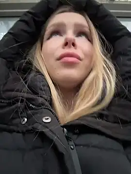 mur girl online show from November 28, 2025, 12:27 pm