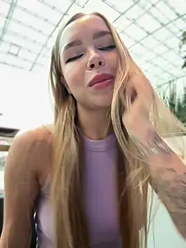 Snapshot of mur_girl chatting on February 28, 2025, 8:31 am mur girl online show from February 28, 2025, 8:31 am