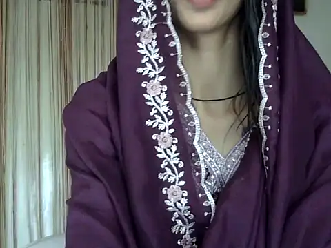 Snapshot of MAAYRA_09 chatting on September 27, 2025, 10:43 am MAAYRA 09 online show from September 27, 2025, 10:43 am