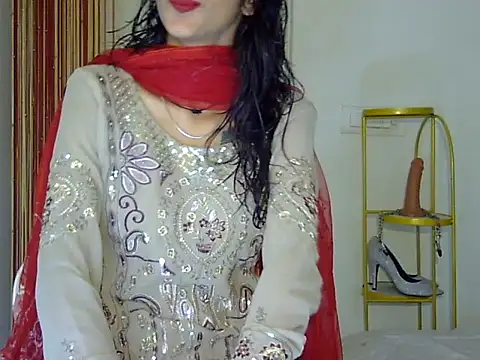 MAAYRA 09 online show from October 16, 2025, 10:01 am