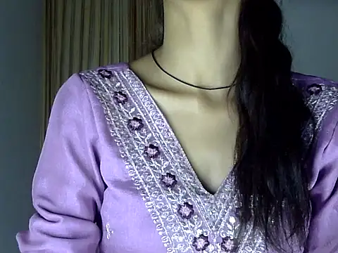 Snapshot of MAAYRA_09 chatting on September 26, 2025, 6:15 pm MAAYRA 09 online show from September 26, 2025, 6:15 pm