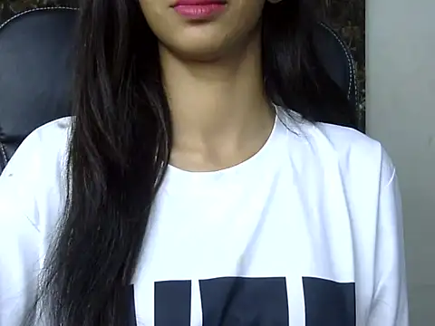 Snapshot of MAAYRA_09 chatting on March 13, 2025, 12:27 am MAAYRA 09 online show from March 13, 2025, 12:27 am