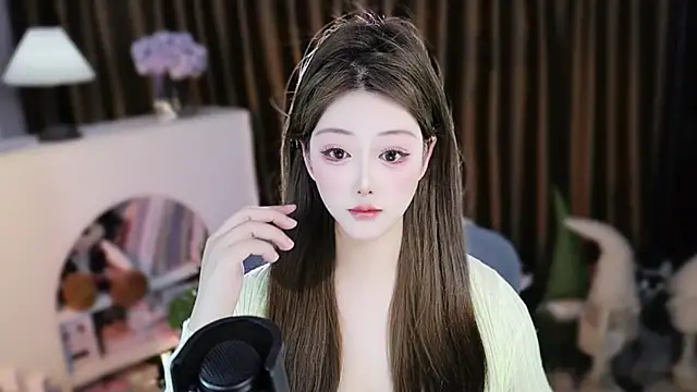 Snapshot of Arwyn-rr chatting on March 20, 2026, 11:33 am Arwyn-rr online show from March 20, 2026, 11:33 am