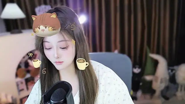 Snapshot of Arwyn-rr chatting on March 18, 2026, 1:57 pm Arwyn-rr online show from March 18, 2026, 1:57 pm