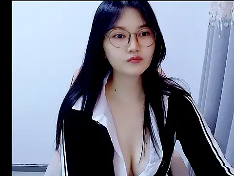 Little-sweet online show from October 21, 2025, 1:49 am