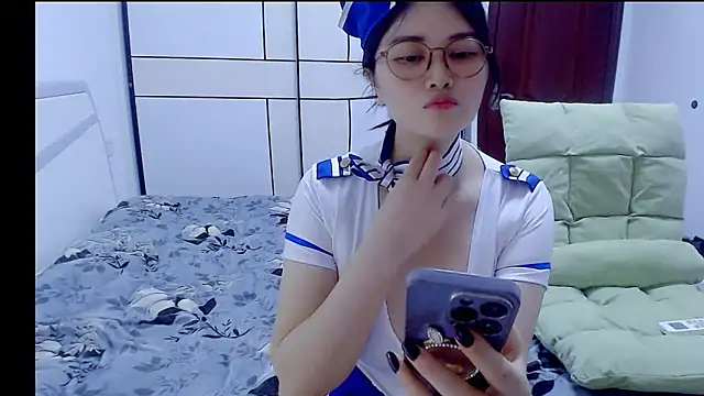 Little-sweet online show from November 15, 2025, 12:31 pm