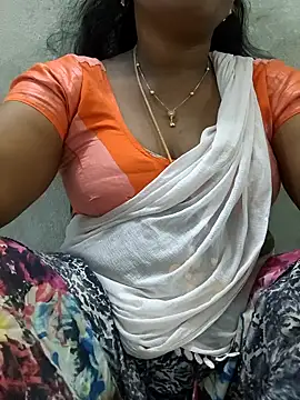 Snapshot of MaaliiiPonuTamil chatting on May 16, 2026, 1:26 am MaaliiiPonuTamil online show from May 16, 2026, 1:26 am
