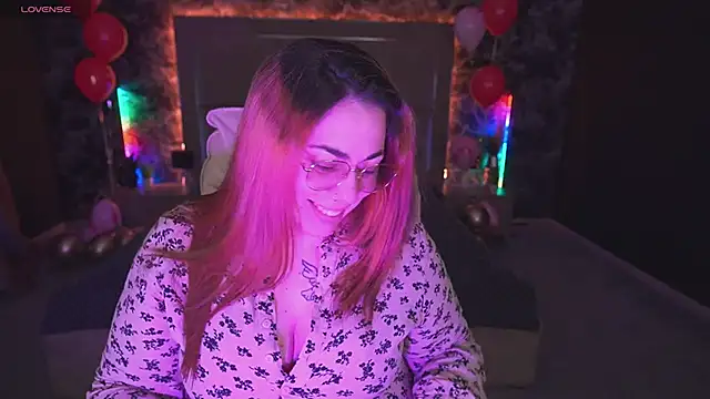 Snapshot of Kittywakee chatting on February 15, 2025, 9:06 pm Kittywakee online show from February 15, 2025, 9:06 pm