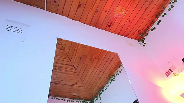 Naia x online show from January 9, 2026, 8:05 pm