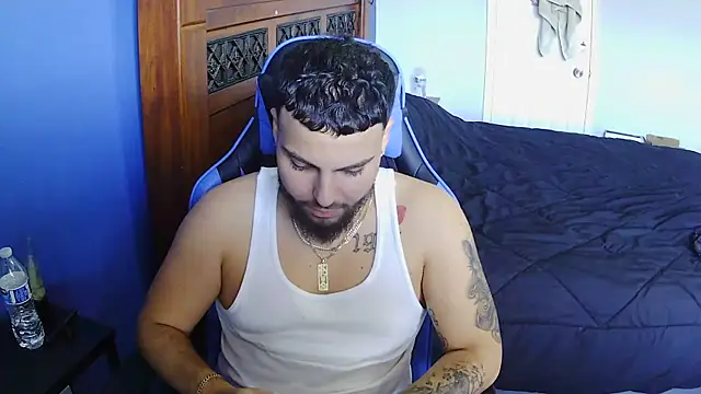 Snapshot of MasterKvn chatting on February 25, 2025, 5:40 pm MasterKvn online show from February 25, 2025, 5:40 pm