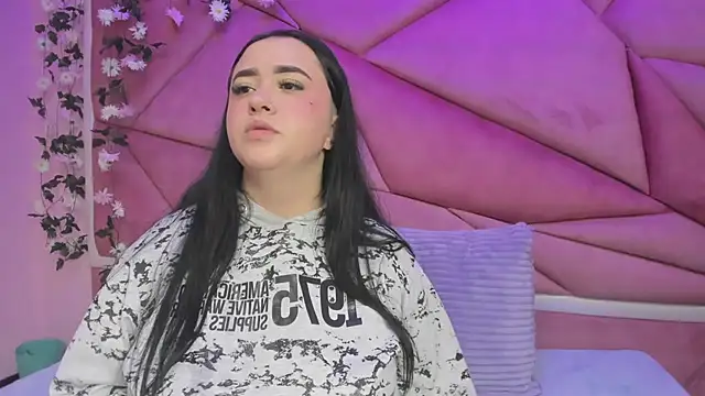 Victoria Rossy online show from November 15, 2025, 8:35 pm