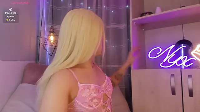 Nyx  Blackwood online show from February 18, 2026, 11:23 pm