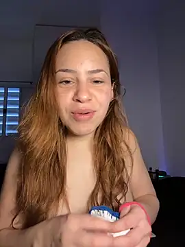 AgnesCampp online show from September 18, 2025, 7:06 pm