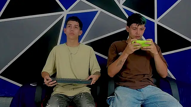 migueyalejo teens online show from March 13, 2025, 4:16 am
