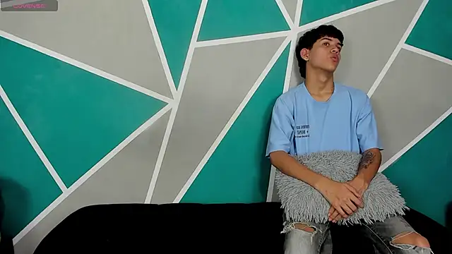 migueyalejo teens online show from September 30, 2025, 3:12 am