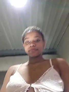 Snapshot of Luciia_cute chatting on March 5, 2026, 1:35 am Luciia cute online show from March 5, 2026, 1:35 am