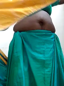 Snapshot of Priya_Next chatting on October 6, 2025, 4:57 am Priya Next online show from October 6, 2025, 4:57 am