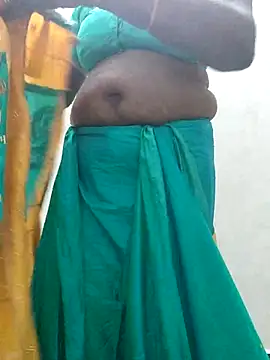 Snapshot of Priya_Next chatting on October 4, 2025, 5:03 pm Priya Next online show from October 4, 2025, 5:03 pm